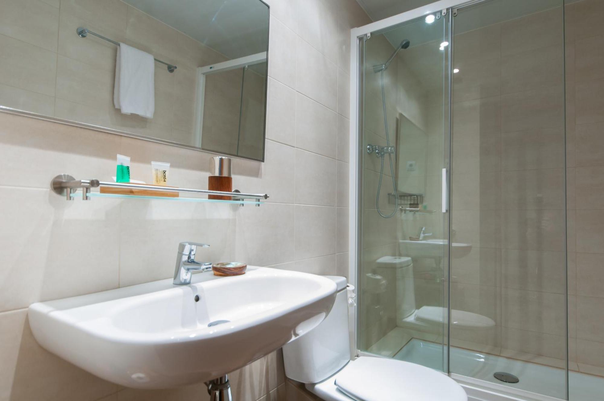 Pelayo Deluxe Apartments Barselona Oda fotoğraf