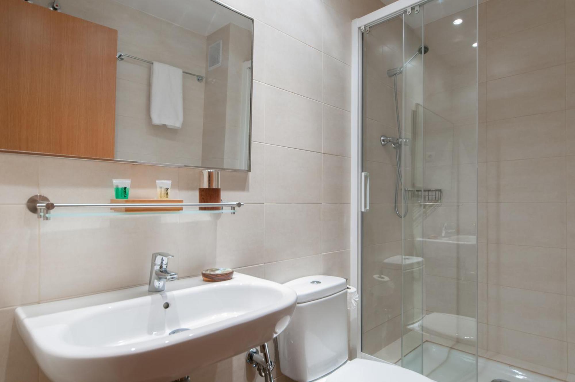Pelayo Deluxe Apartments Barselona Oda fotoğraf