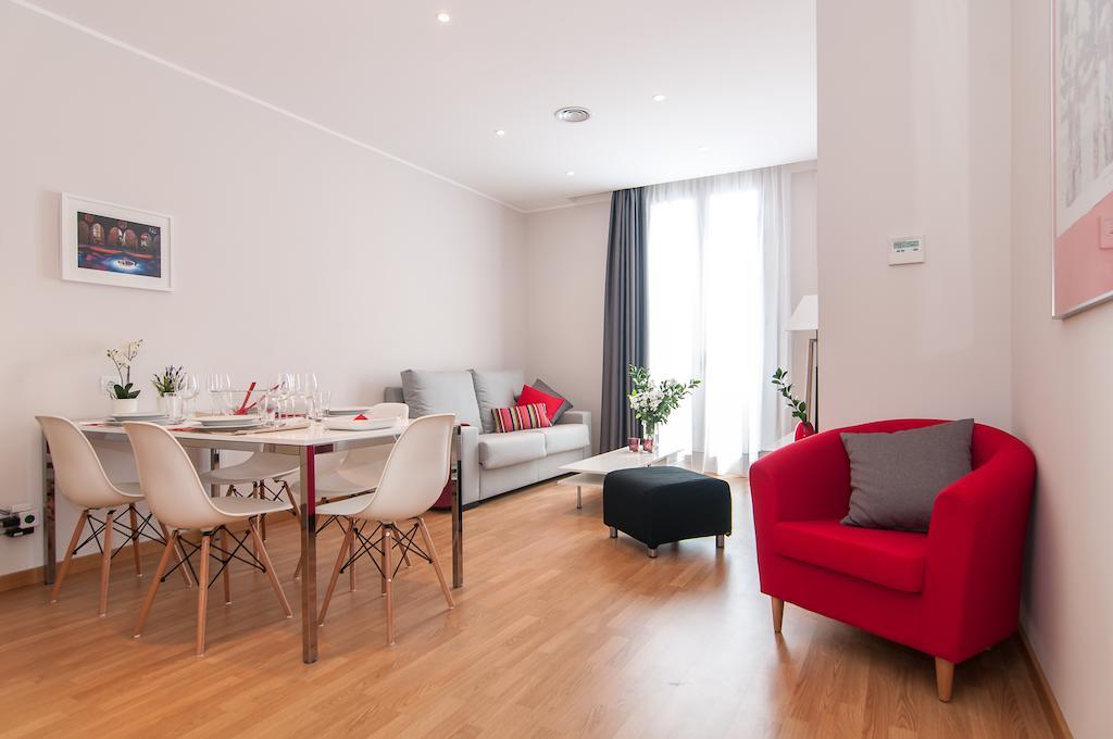 Pelayo Deluxe Apartments Barselona Oda fotoğraf